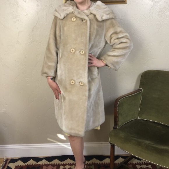 Vintage Jackets & Blazers - 1960s Cream Faux Fur Coat 1960s Handmade faux fur collared button up coat. S